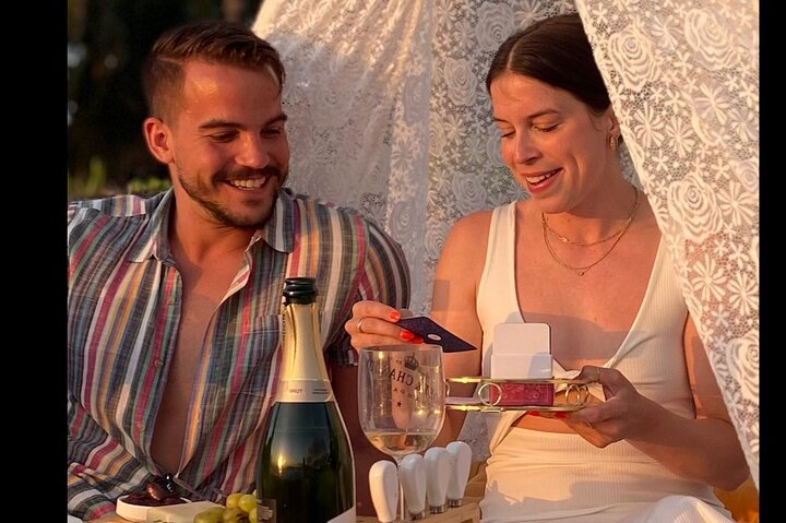 Strengthen your connection with this relationship card deck